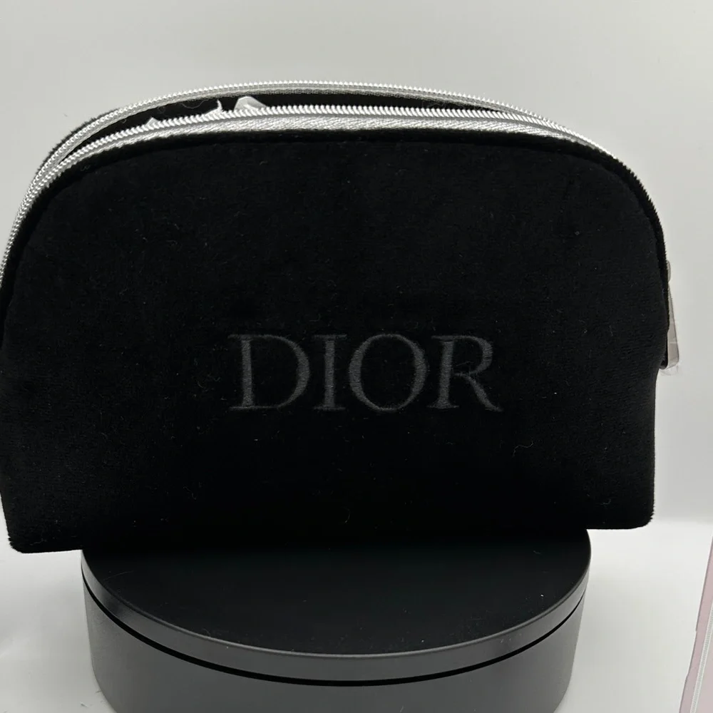 Dior Black Velvet Pouch with J’adore EDP, lip glow and Capture. ALL NEW - Picture 4 of 10